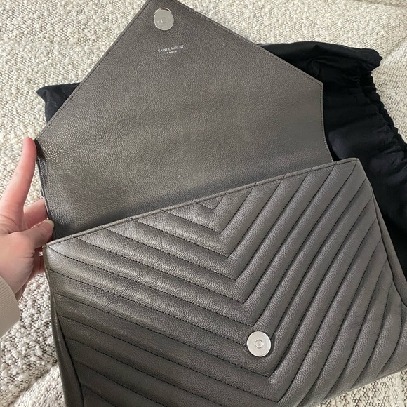 *SALE* Beautiful YSL Saint Laurent college - Large, grey 🤍 - Picture 6 of 11